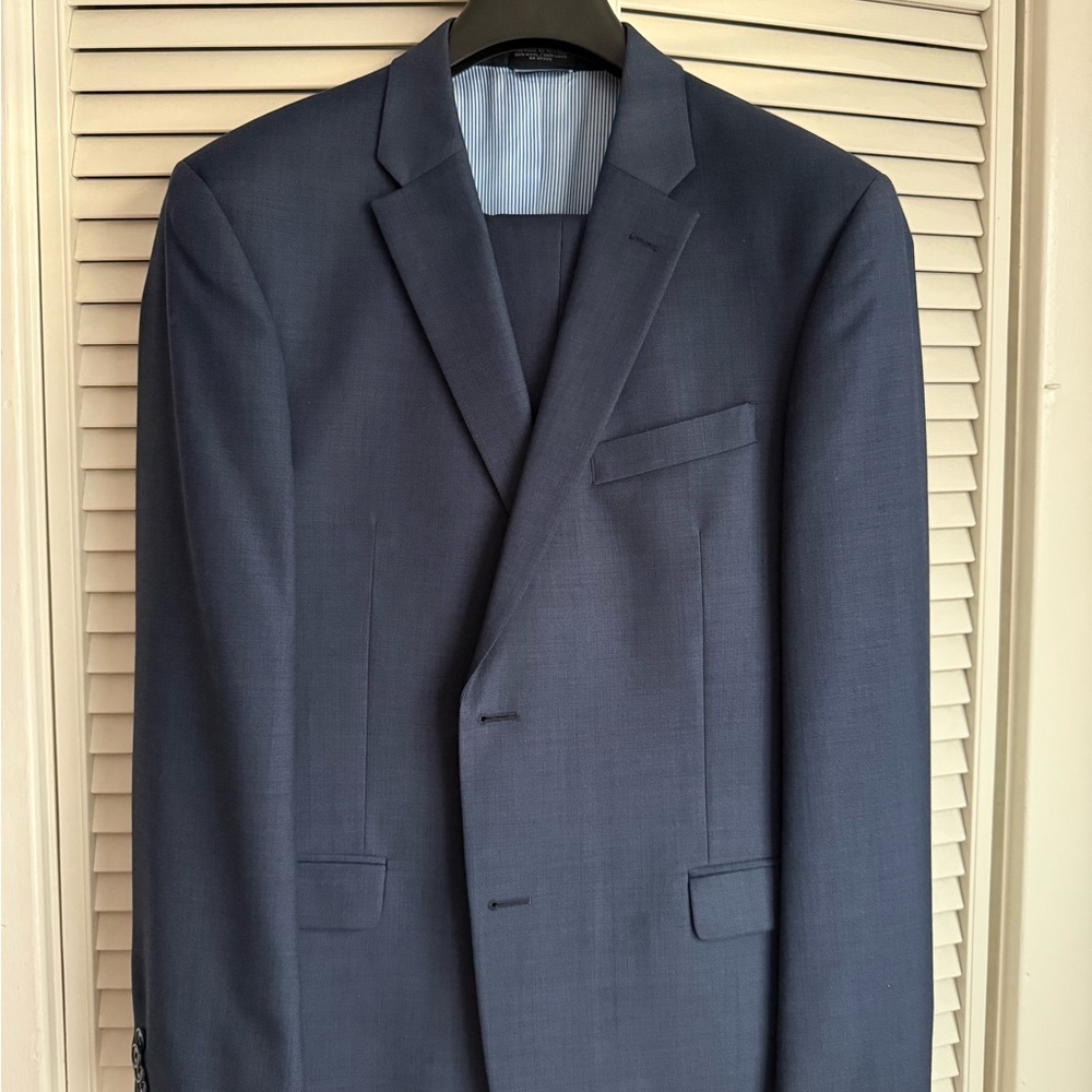 Tommy Hilfiger Navy Suiy